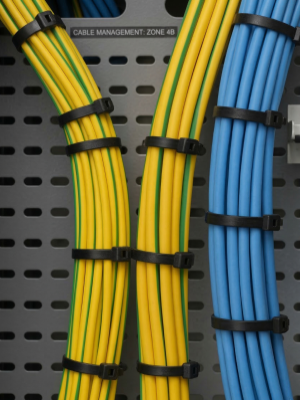 Kabelbinder für Maschinenbau